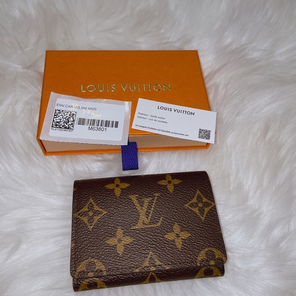 Louis Vuitton monogram card holder - Picture 2 of 11